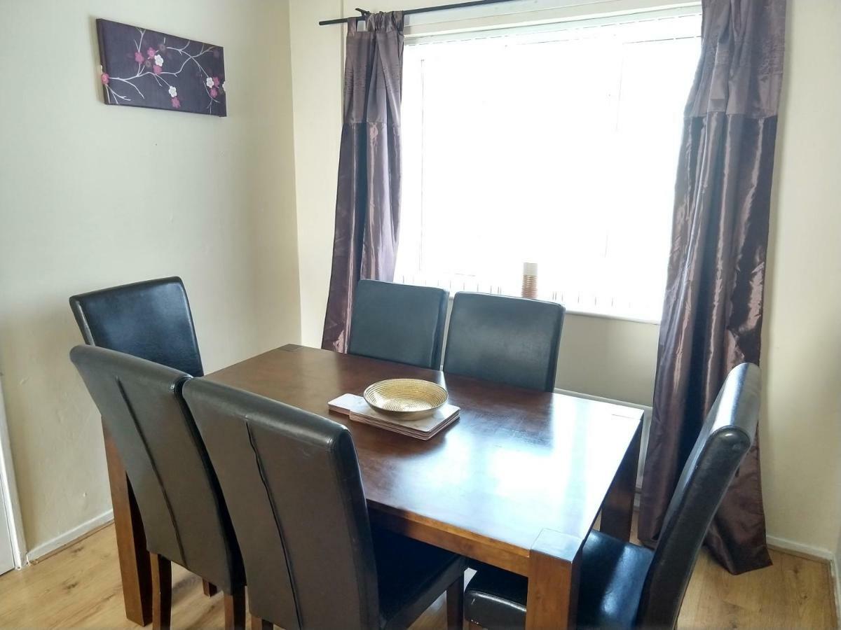Rowe Gardens - Self Catering - Guesthouse Style - Comfortable Twin Or Double Rooms - Quiet Residential Area Workington Eksteriør billede